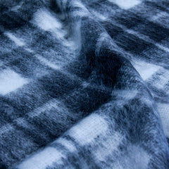 T104 1900 Black & White Douglas Tartan